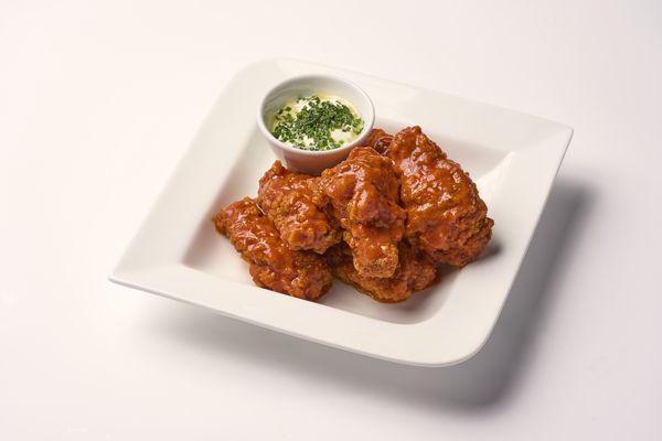 Spicy Hot Sauce Chicken Wings