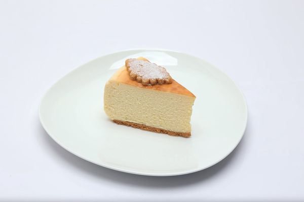 Hilton Iconic Cheese Cake (Nut)
