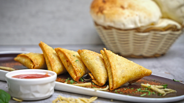 Sambousek Bel Jebneh