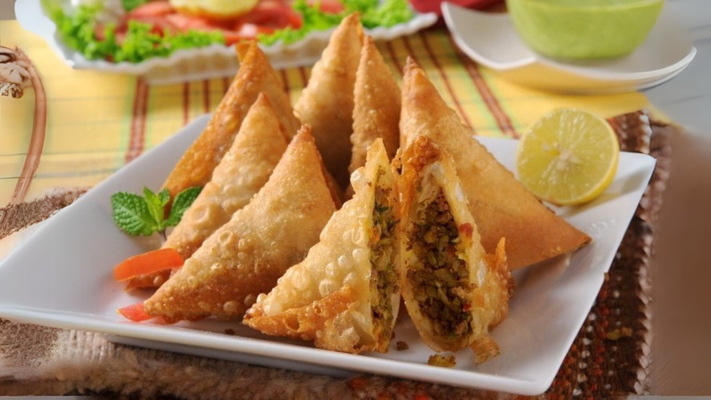 Sambousek Bel Lahmeh