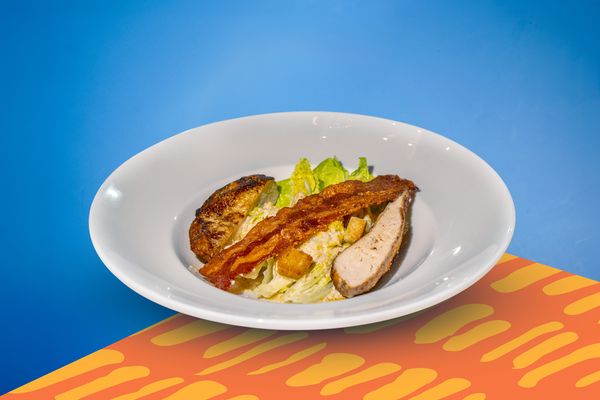 Caesar Salad Grilled Chicken Breast สลัดซีซาร์อกไก่ย่าง