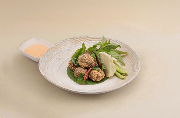 Larb Moo Tod ลาบหมูทอด