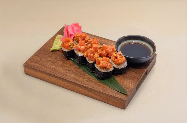 Spicy Tuna Roll สไปซี่ทูน่าโรล
