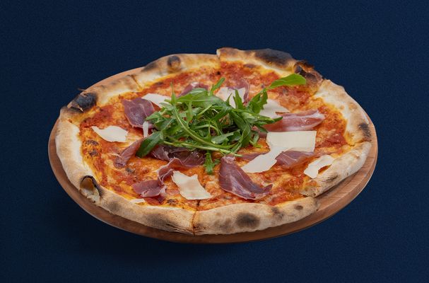 Di Parma Pizza พิซซาหน้าแฮมพาร์มาและผักร็อกเก็ต