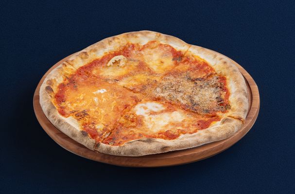 Four Cheeses Pizza Ⓥ พิซซาหน้าชีส 4 ชนิด
