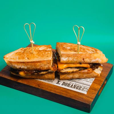 Burnt Pastrami แซนด์วิชพาสตรามีรมควัน