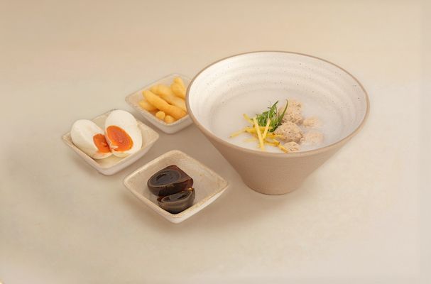 Chinese Plain Congee โจ๊กไข่เยี่ยวม้า/ไข่เค็ม