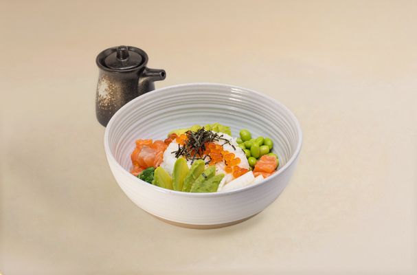 Poke Bowl ข้าวหน้าแซลมอนสด