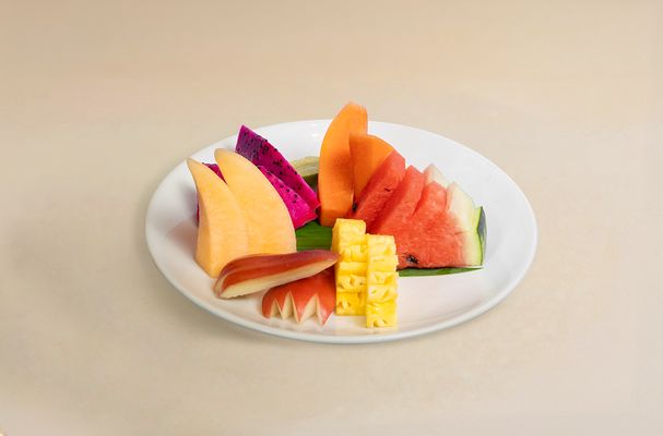 Seasonal Fruit Plate ผลไม้รวม