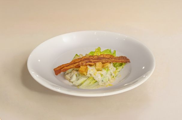 Classic Caesar Salad  ซีซ่าสลัด