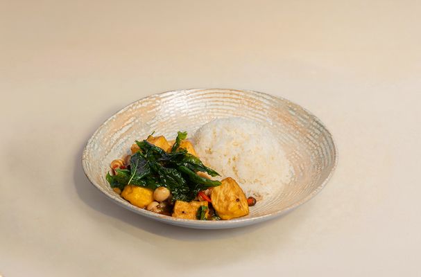 Phad Krapow Hed ผัดกะเพราเห็ดราดข้าว