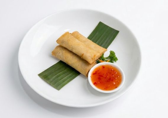 Deep Fried Spring Rolls Stuffed With Shrimp, Pork And Chives (3Pcs)