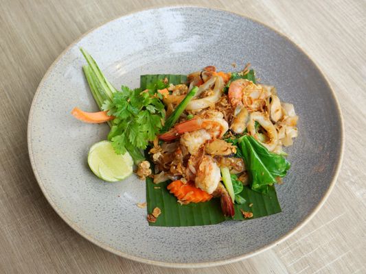 Phad See Eiw Seafood