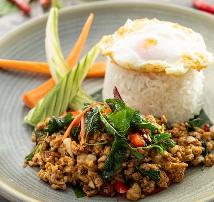 Phad Kapraw Chicken