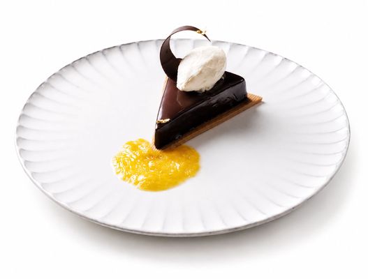 72% Dark Chocolate Tartelette (M, N, E, G)