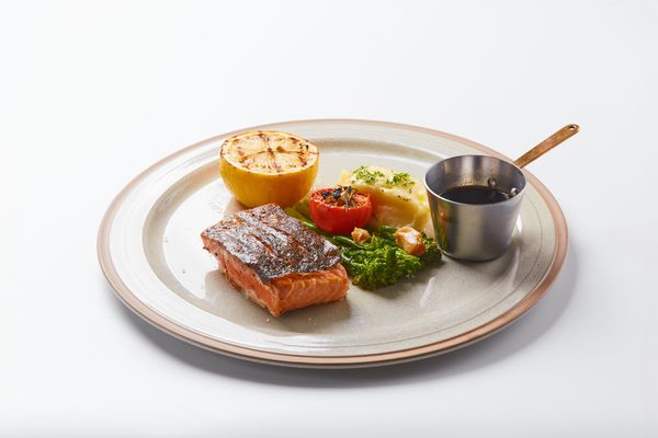 Grilled Salmon (F)