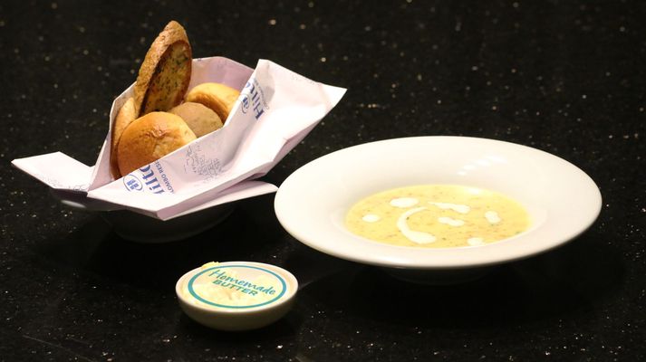 Mediterranean Chicken & Lemon Soup