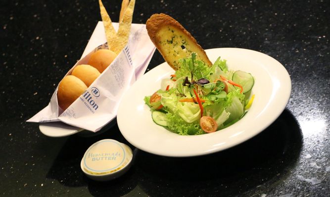 Healthy Mixed Green Salad