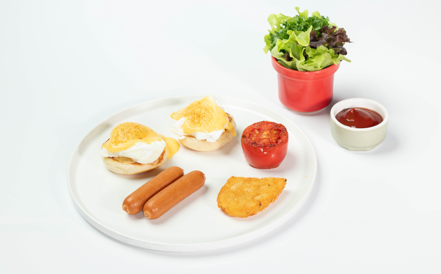 Eggs Benedict With Sausage