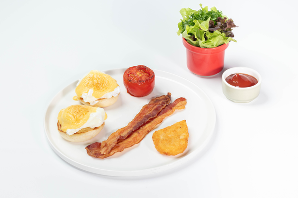 Eggs Benedict With Bacon
