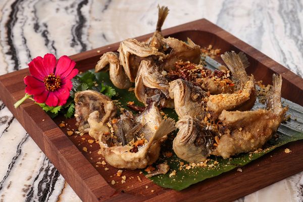 Six (6) Pcs. Garlic Salt And Pepper Baby Yellow Croaker Fish