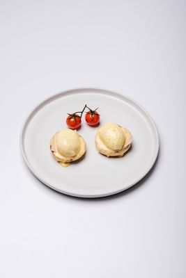 Classic Benedict- Contains Pork
